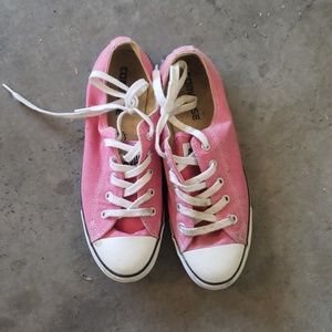 Hot pink converse lite.
